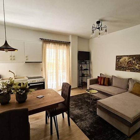 Modern Apt In The Heart Of Glyfada - Literally!! 아테네 외부 사진