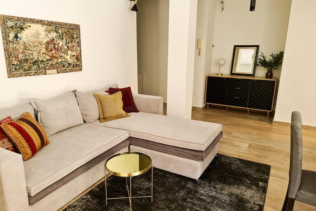 Modern Apt In The Heart Of Glyfada - Literally!! 아테네 외부 사진